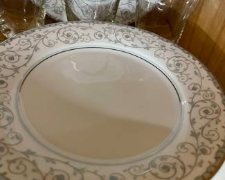 Noritake 5767 Oxford China set