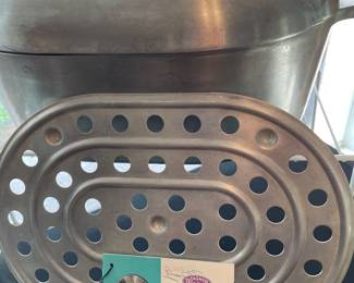 Two Magnalite Roasters with inserts and lids