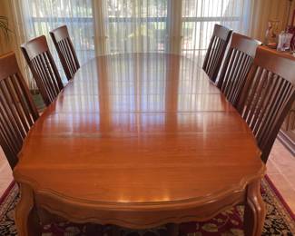 Quality Ethan Allen dining room set with six chairs, Buffet & China Hutch