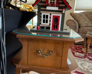 Heywood Wakefield MCM End table 