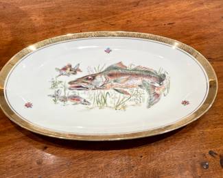 SOLD Detailed view of Wintering Bavaria  porcelain fish platter and 5 plates with gold rim