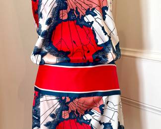 $300 - Victoria Victor Beckham Dress - sells new for $1000. Size S. 