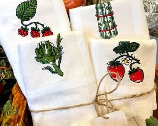 SOLD; set of 4 Jan de Luz dish towels, sells new for $104