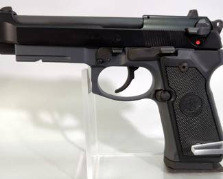 Umarex/ Beretta 92FSR .22 LR Pistol SN# BM043862, Paperwork, In Hard Case