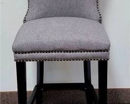 Lot 088   1 Bid(s)
New Gray nailhead barstool - seat height 27"