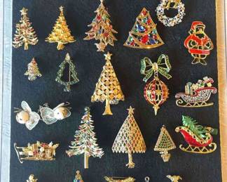 Vintage Newer Christmas Pin Sets