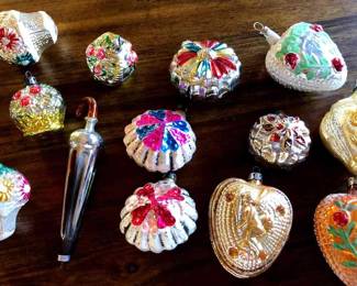 Vintage Flower Baskets Heart