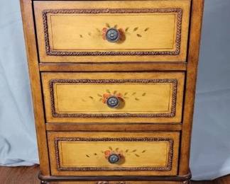Vintage Chippendale Cantebury Chest Of Drawers