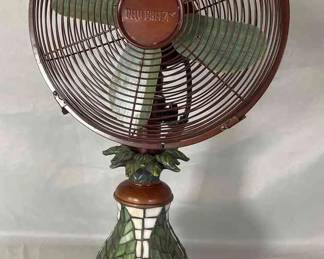 DecoBreeze Ocsillating 3 Speed Table Fan And Tiffany Style Pineapple Table Lamp