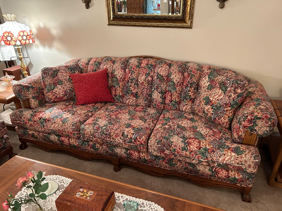 BEAUTIFUL Bay Estate Sale starts on 10/26/2023