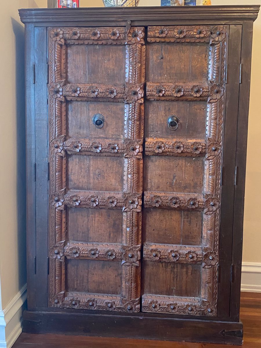 Estate sale in Weehawken, NJ starts on 10/28/2023