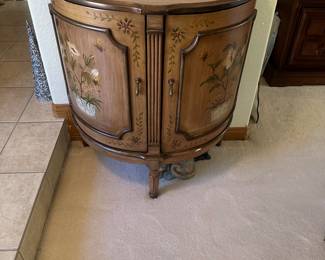 Italian painted cabient