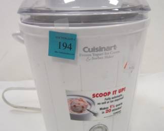 CUISINART YOGURT/ICE CREAM MAKER