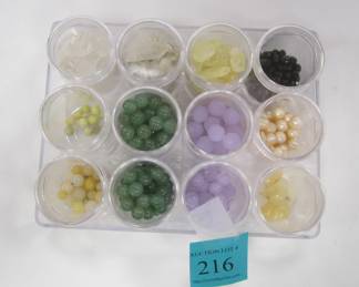  JEWELRY BEADS AND STONES INCLUDES ORGANIZER. FRESH WATER PEARLS, AVENTURINE, QUARTZ, LAVENDER, AGATES, CITRINE QUARTZ