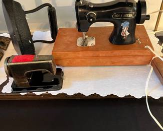 Holly hobbie sewing machine 
