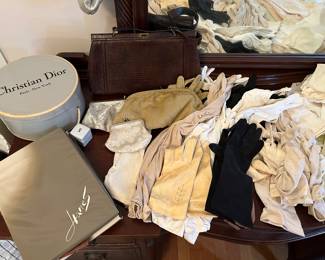 Vintage lady’s gloves