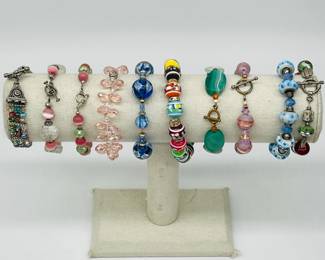 (10) BEAUTIFUL Sparkling Bracelets - UV Reactive!