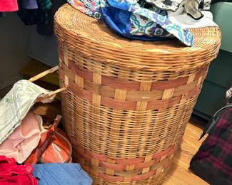 Huge wicker basket with lid 