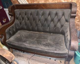 Sweet bench with matching chair