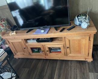 $200 Barrow's rustic wood TV console/stand 75x20x28H