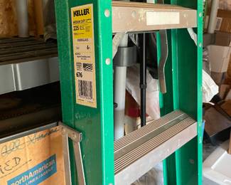 $46 6 ft Keller stepladder