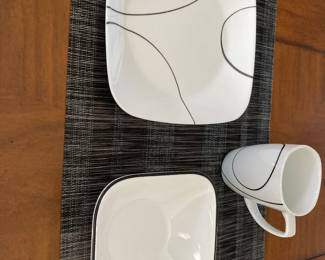 $140 Corelle Dishes service for 20 plus 6 small round bowls