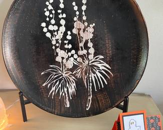 $26 - Yucca charger 18x18