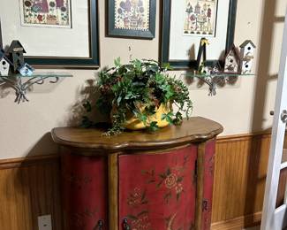 This is a part of the office that is not messy and could actually be photographed - more office (which is mostly just books) is forthcoming