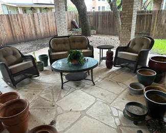 5-pc outdoor set with a lot of glazed pots