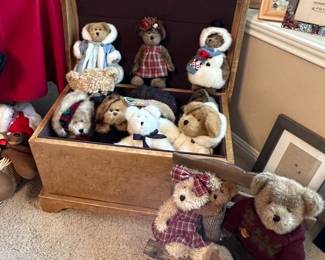 Boyds Bears (I'm not a bear girl per se, but I kind of fell in love with these guys)