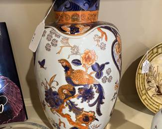 Japanese ginger jar ‘Dynasty’ Imari style - as is - has repair on neck