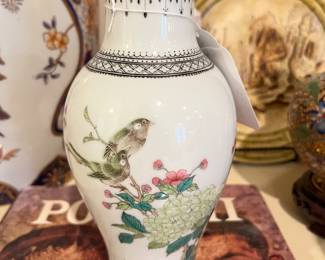 Chintechen porcelain vase - made in Peoples Rep of China