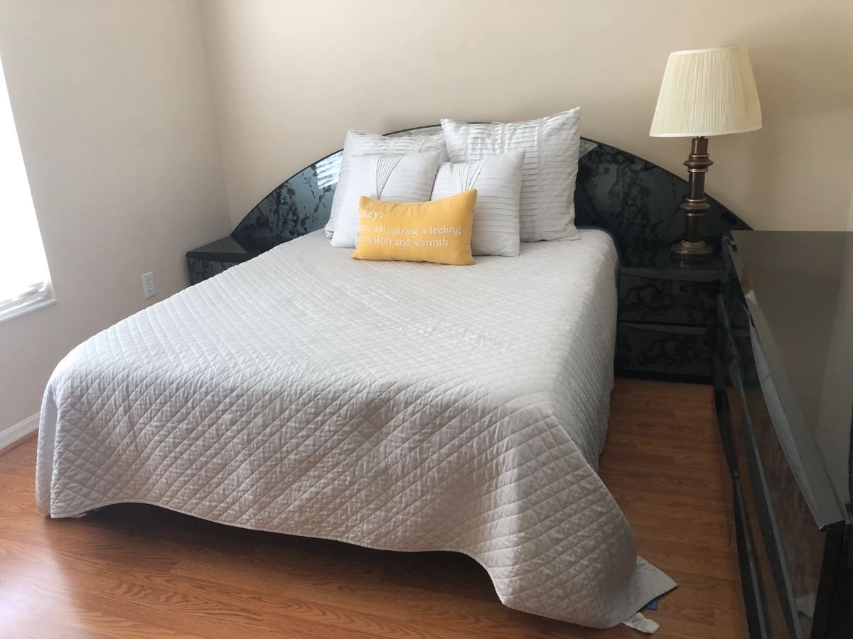 Riverview Estate Sale Unique Decor, Furniture,... starts on 10/27/2023