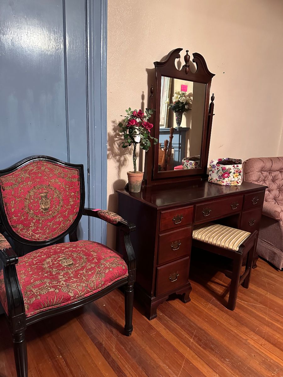 ESTATE SALE in Waco, TX starts on 10/21/2023
