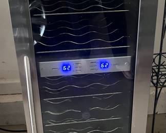 Small Wine Cooler
Picture 1 of 2