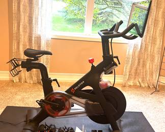 Peloton, Picture 1 of 4