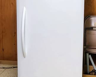 Crosley Upright Freezer Model CFUF14PW1, 14 Cu. Ft.