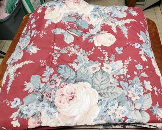 Comforters, Duvets, & Hand Made Quilts 