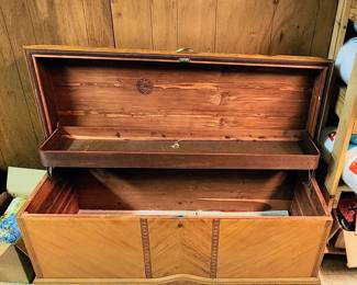 Roos Sweetheart Cedar Chest, Locking