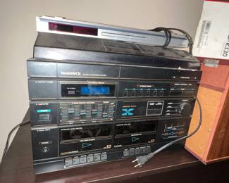Magnavox boom box