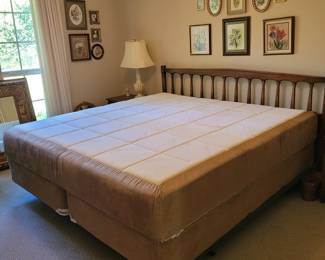 2nd King Size Tempurpedic Bed Like new condition