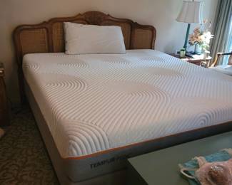 Like new Tempurpedic