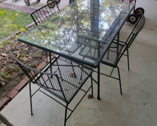 Vintage Wrought Iron Table w/4 Chairs