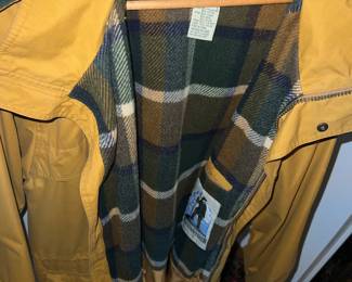 Eddie Bauer 80% wool Med