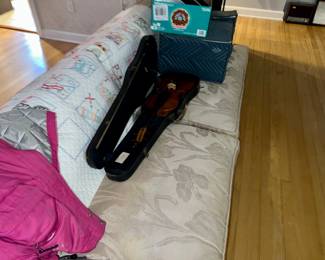 Henredon couch clean and comfy!