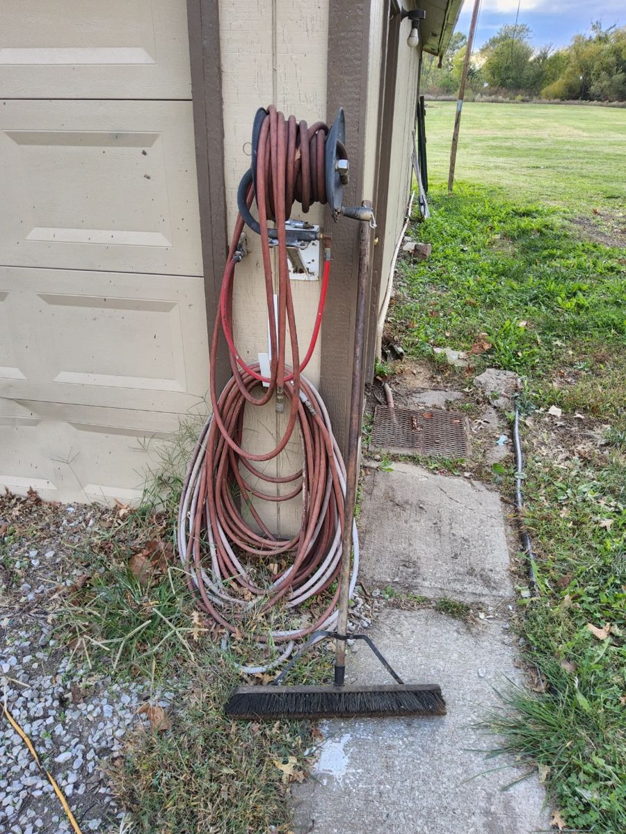 Massive Tool and Moving Sale in Raymore, MO starts on 10/21/2023