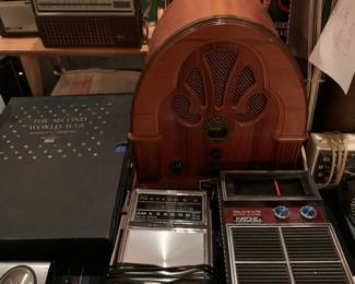 Assortment of vintage radios 