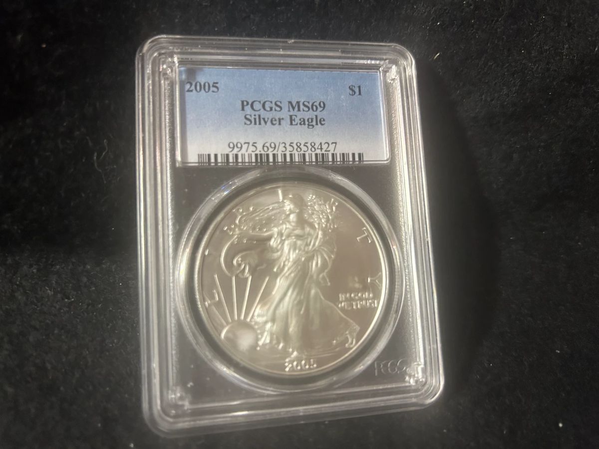 Warehouse, Collectible, Coins, silver, Sports... starts on 10/21/2023