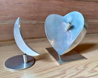 Lin Emery (New Orleans, 1926-2021)
Two small polished aluminum kinetic sculptures – “Heart,” and “Crescent Moon,” 1994, both signed on base
