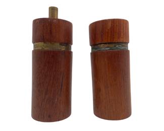 $60 USD      Mid Century Sven Petersen Saap Danish 5" Salt & Pepper Shakers SK92-33    Vintage SVEN PETERSEN SAAP Wood Salt Shaker Denmark Pepper Grinder Danish MCM.  This is a Rare Set of vintage SVEN PETERSEN SAAP Wood Salt Shaker & Pepper Grinder from Denmark.

Condition: Brass elements might benefit from a polish.

Local Pick up Bethesda, MD.  We will ship for additional fee.     https://goodbyhello.com/products/mid-century-sven-petersen-saap-danish-5-salt-pepper-shakers-sk92-33?_pos=3&_sid=ef3fbdaf8&_ss=r